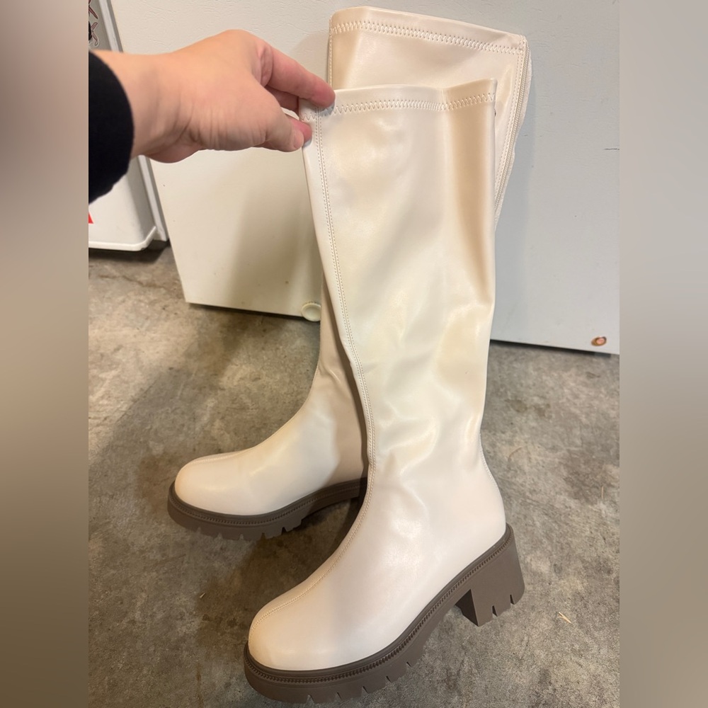 Elegant Cream Knee-High Women's Boots